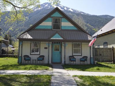 Spacious Mountain Retreat in Silverton – Perfect for Groups & Families