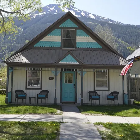 Spacious Mountain Retreat in Silverton – Perfect for Groups & Families
