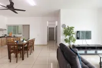 Cozy 3B2B for 6 |Free Wifi &Parking|Seri Kembangan - Apartments
