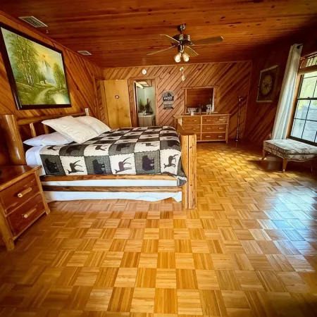 Lakefront Cabin in Ocala Forest – Near Springs, Shops, Pet Friendly Getaway
