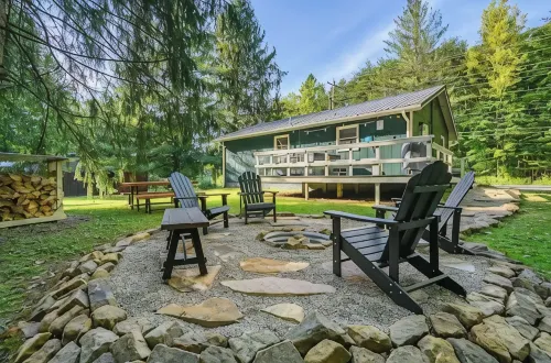 Creekside bungalow with a hot tub, walking distance to downtown Nashville - 4-Star