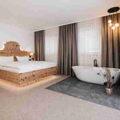 Almwellness-Resort Tuffbad Rooms