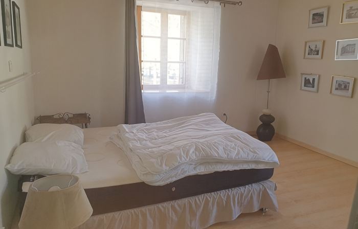 Cosy, newly renovated gîte, very close to the town center but in a quiet location
