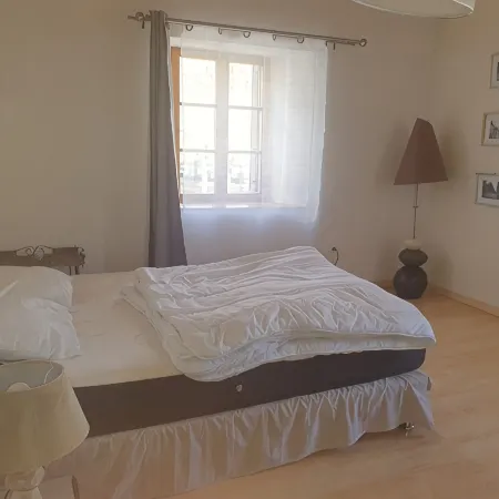 Cosy, newly renovated gîte, very close to the town center but in a quiet location