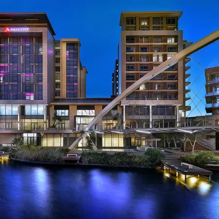 The Residences at Crystal Towers Отели рядом с достопримечательностью «Торговый центр N1 City»