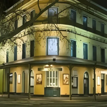 Royal Exhibition Hotel