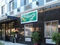 Quality Inn Near Sunset Park Hotels near Bensonhurst Park