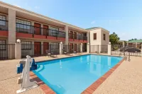 Days Inn by Wyndham San Antonio Near Fiesta Park - Parkering
