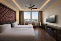 Clarks Avadh