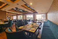 Regenta Place Dalhousie Just 500 Meters Walkable from Mall Road - petit déjeuner