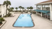 Oceanfront Litchfield Inn - Pools