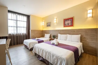 Lavender Inn Permas Jaya Hoteles en 