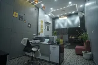 Hotel Adhiraj Inn - 廚房