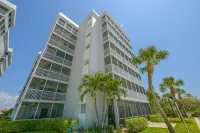 Beachfront Luxury Renovated Condo Directly On the Gulf - شاطئ