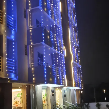Hotel Girija Sunrise 300 Meter from Baba Dham Temple