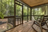 Brevard Pets Welcome Golf Hiking Lakes Mtn Biking Porch Waterfalls Breweries - ジャグジー