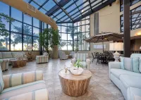 Garage Parking Included! Beachfront Condo with A Gulf Front Master! Awesome View - 4 ดาว