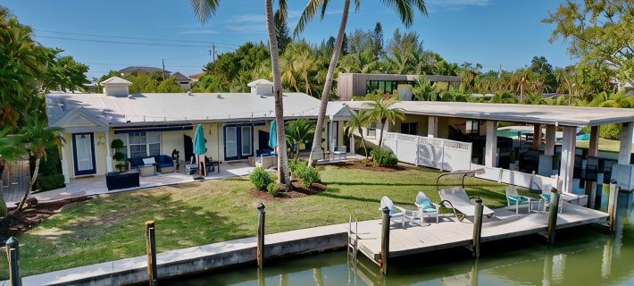 Wonderful Canal Front Condo! See Manatees Right From Your Doorstep!Cabana #10 Hotels in Longboat Key