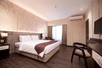 The Sun Hotel Sidoarjo - parking
