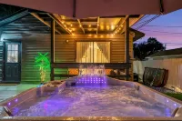 Family Fun & Backyard Oasis! Hot Tub, Games & BBQ! - Bungalows