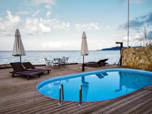 Seashore Stream Suites - parking