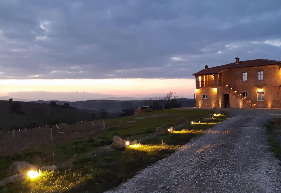 Cordella In Valdorcia Truffle and Olive Oil Resort - Housity