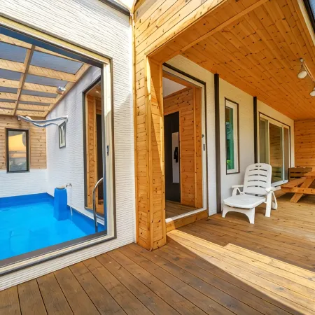 Jecheon White Pool Villa Отели рядом с достопримечательностью «Храм Пэклёнса»