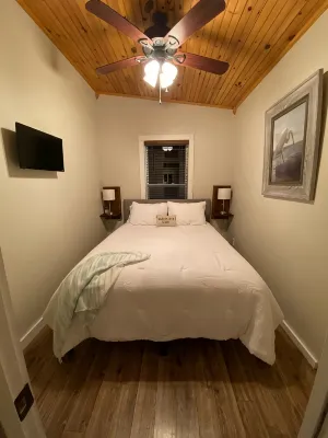 Cottage by the creek, beautiful Mountain View, perfect getaway!!!