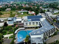Harmoni Hotel Garut Hotels near Cipanas