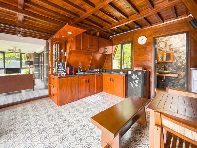 Golden Melody Luxury Cabin by Nginapsini