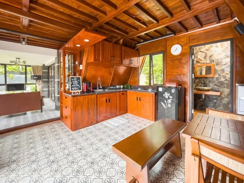 Golden Melody Luxury Cabin by Nginapsini - 3-Star