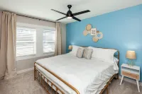 Modern Boho Townhome w/Hidden Reading Nook Near Downtown Des Moines! - 방갈로