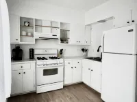 Spacious 2 bedroom apartment Hotels in Warren