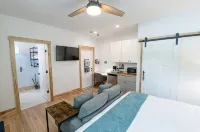 OPEN!! Walkable West Asheville Studio Apt with King Bed - Condos