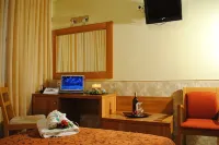 Hotel Ideal - 2-Star