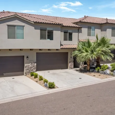 Townhome Near Zion with Hot Tub & Pool