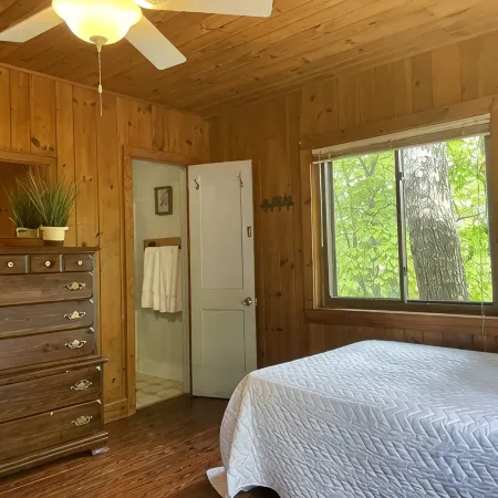 Serene Nantahala Village Cabin w/ Pool near Nantahala Outdoor Center!