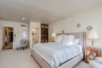 Midtown home with Pool Spa, fire pit, close to U of A, Restaurants, & Shopping - สระว่ายน้ำส่วนตัว