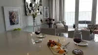Paradis - Luxurious Apartment with Ocean View and Balcony.
