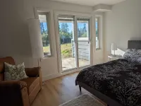 Beautiful beachfront Villa on 80 acres of farmland! Hotels in Sooke