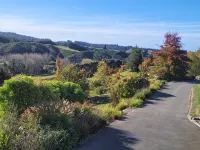 Redwood Lodge rural retreat with superb views - 2-Star