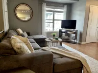 Modern Luxurious 2 BR Condo + Pool + Hot Tub + Games Room + Gym - Kitchenette