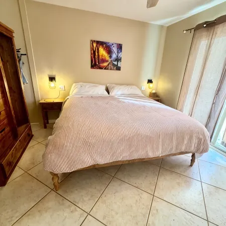 Central Encinitas, 1.4 Miles from Beach