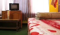 Duna Tapari Restaurant & Guest House - parking