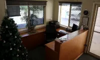 Kilcoy Gardens Motel - parking