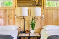 4PelicansOhio: Relaxing Cabin Near Leesville Lake ~Pets Welcome~ 2 Queens & 1F - Wifi