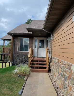 Hill City! Centrally located to Black Hills attractions. - Wifi