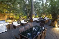 Wine Country Redwood Estate in the Heart of Wine Country - 4-Star