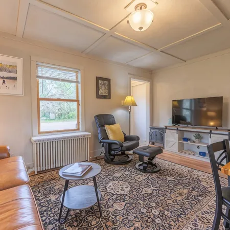 Camp Street Haven: 2-Bedroom Peaceful Getaway