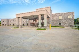 Royal Inn & Suites
